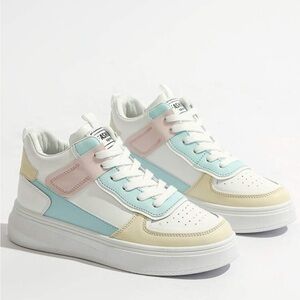 Women's Multicolor Sneakers